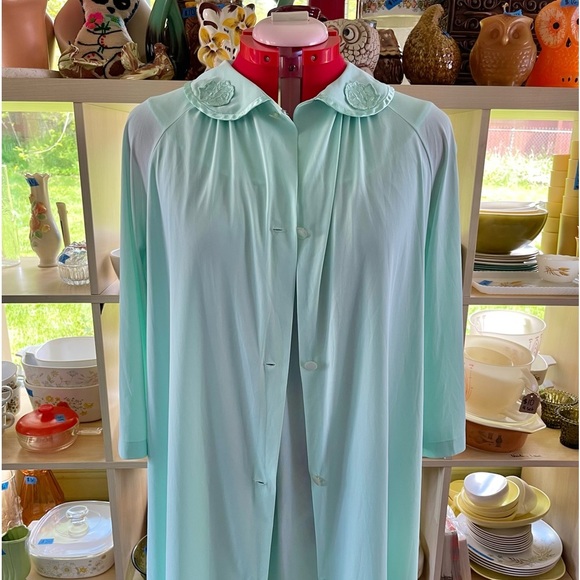 VINTAGE Nightgown and Robe Set - Picture 2 of 16